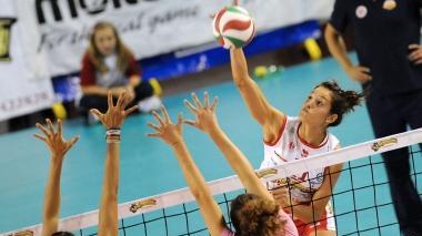 Natalia Brussa in attacco (Biancoforno)
