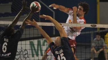 Davide Candellaro (Ngm Lupi) alla schiacciata