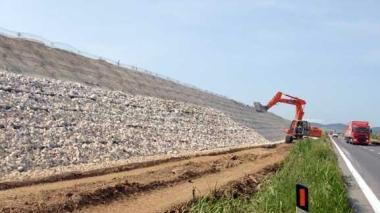 I lavori intrapresi nel 2009 che hanno interessato gli argini del fiume Cornia