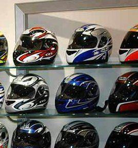 <b>VEMAR HELMETS.</b> Alcuni caschi della ditta grossetana 