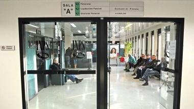 Lavoratori nella sede Inps