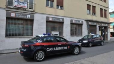 L'aspettano al parcheggio e l'aggrediscono: rapinata dell'incasso responsabile Conad
