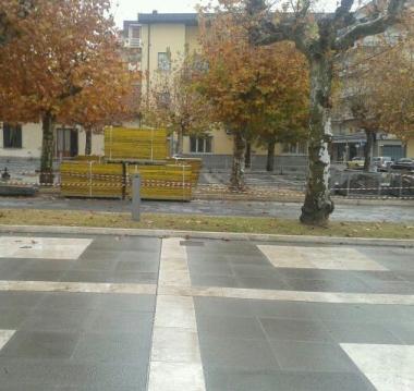 Materiali nella piazza 
