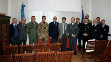 <b>IN POSA</b> per la foto con autorità e ufficiali in congedo nella sede rinnovata di via Mazzini