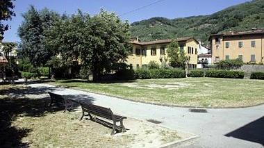 I giardini dietro la scuola Simonetti a Pescia