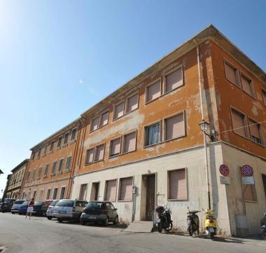 Gli ex licei in via Cavour 