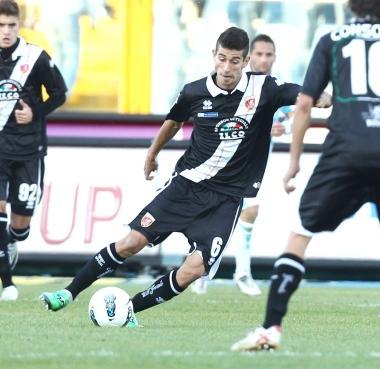 <b>LEONI</b> Qui sopra Marco Crimi pi&ugrave; in alto Luis Alfageme  