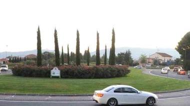 Il giardino di una rotatoria (archivio)