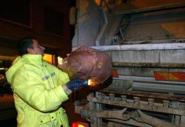 Il ritiro dei sacchi della raccolta porta a porta  