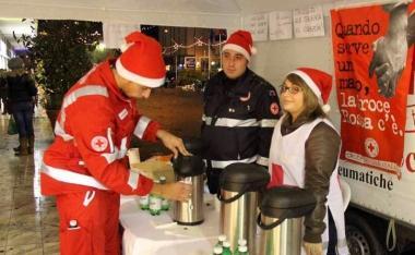Babbi Natale agli stand del cioccolato 