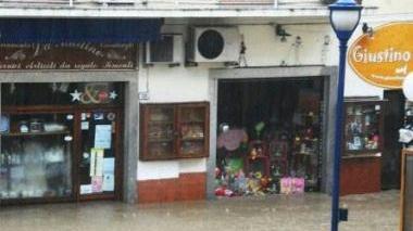 Negozi danneggiati dall’alluvione