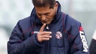 <b>NERVOSO.</b> Aldo Spinelli e sotto Walter Novellino