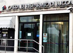 La "banda del buco" porta via 15mila euro