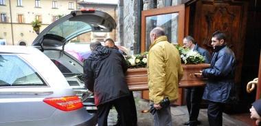 Folla per l'addio a Cristina Michelozzi