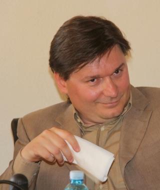 «Ora ridate i soldi ai bisognosi»