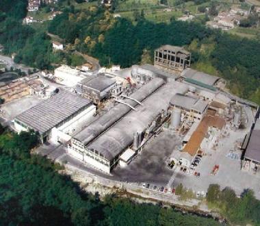 Una veduta dallalto della cartiera Smurfit  