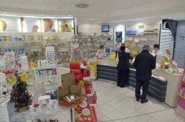 Linterno della farmacia al Carrefour alla Fontina  