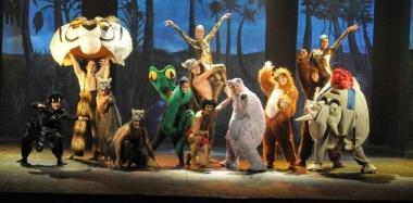 Una scena dello spettacolo Il libro della giungla in scena al Politeama 