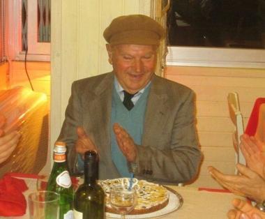 Il notaio Torrisi durante la festa di compleanno 