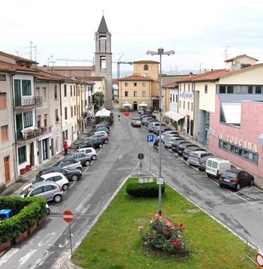 Piazza IV novembre sar&agrave; illuminata per le feste Tra le iniziative in programma torna Babbo Natale, grazie ai Giganti 