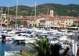 L’approdo turistico a Porto Azzurro