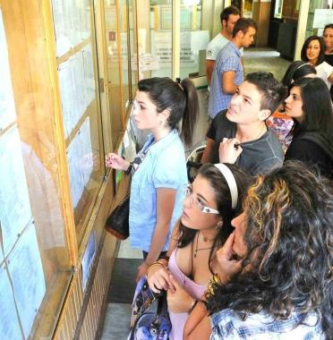 Risultati finali in una scuola In alto veduta del centro