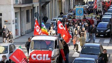 Strage, in mille in corteo contro il licenziamento di Antonini