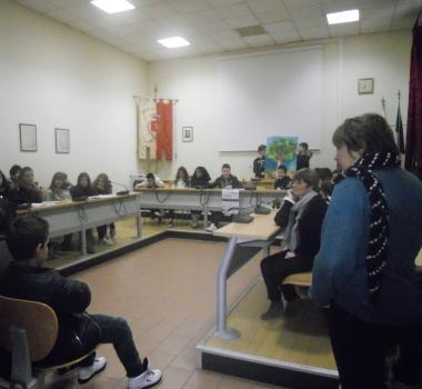 Ragazzi delle Salvemini in Comune per presentare lAlbero dei diritti 