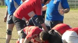 Rugby Lucca una mischia in zona d’attacco