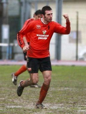 Lex bomber arancione Stefanelli 18 gol in Eccellenza con la Pistoiese 