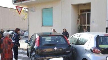 La polizia provinciale, municipale, l’automobilista inseguito e alcuni proprietari delle auto danneggiate tra via Moro e via Palermo