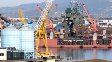 Via la carta e il fax, nasce il porto tecnologico