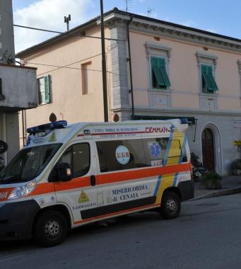 Lambulanza a casa della vittima 