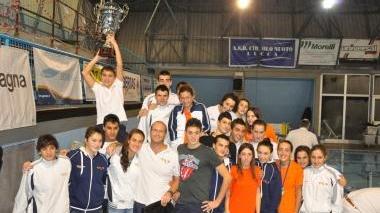 Il gruppo della Nuoto 2003 Cascina