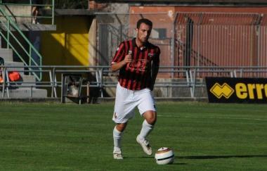 Buccellato in azione mentre avanza con la palla 