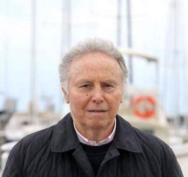 Il presidente Emilio Cucurnia e le imbarcazioni lungo i pontili galleggianti del al Club Nautico Sotto: Dino Sodini