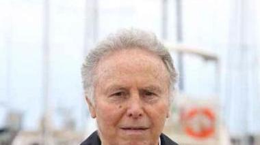 Il presidente Emilio Cucurnia e le imbarcazioni lungo i pontili galleggianti del al Club Nautico Sotto: Dino Sodini