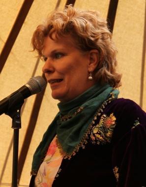 Annet Henneman   