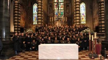 La vestizione dei nuovi 46 confratelli della Misericordia
