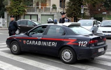 Minaccia i custodi del figlio: arrestato