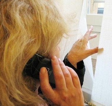 Mandava sms osè a una 40enne: condannato