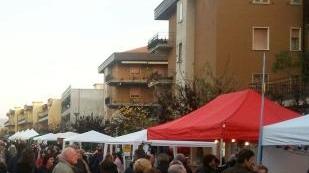 Tanta gente in strada