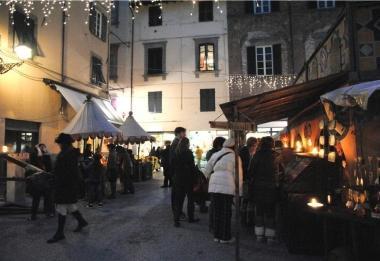 Il mercatino medievale in piazza Cittadella 