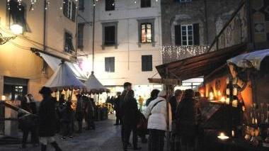 Il mercatino medievale in piazza Cittadella