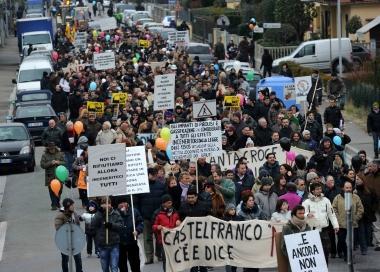 Due momenti della manifestazione dello scorso gennaio; oggi si replica   