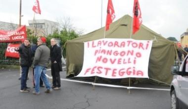 «Hanno rovinato un'azienda sana» La rabbia degli operai Panem senza lavoro