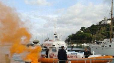<b>ARGENTARIO.</b> Un momento dell’intervento della Guardia Costiera