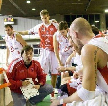 Un timeout di Russo e Barsanti al tiro      