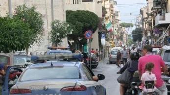 Una volante pattuglia il centro città