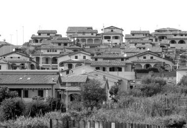 Seconde case a San Vincenzo e Franco Guidoni 